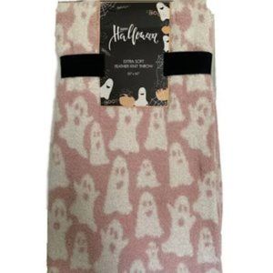 NWT Viral pastel pink homegoods ghost blanket